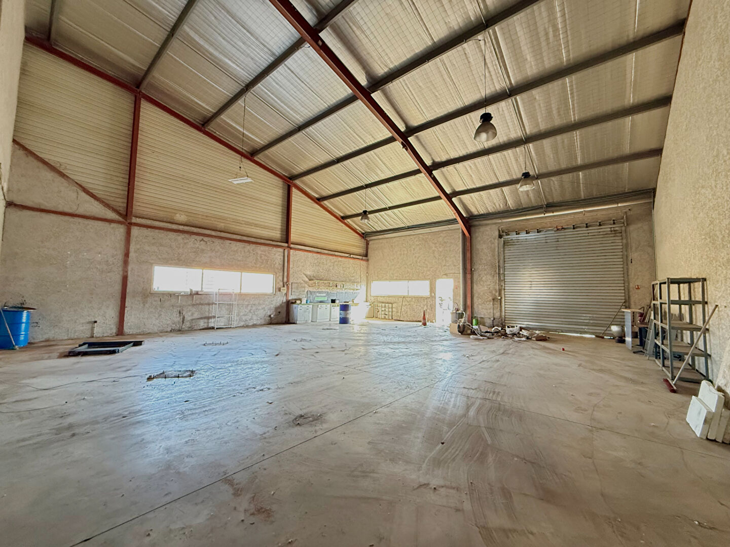 Local commercial à louer à Istres 250 m2