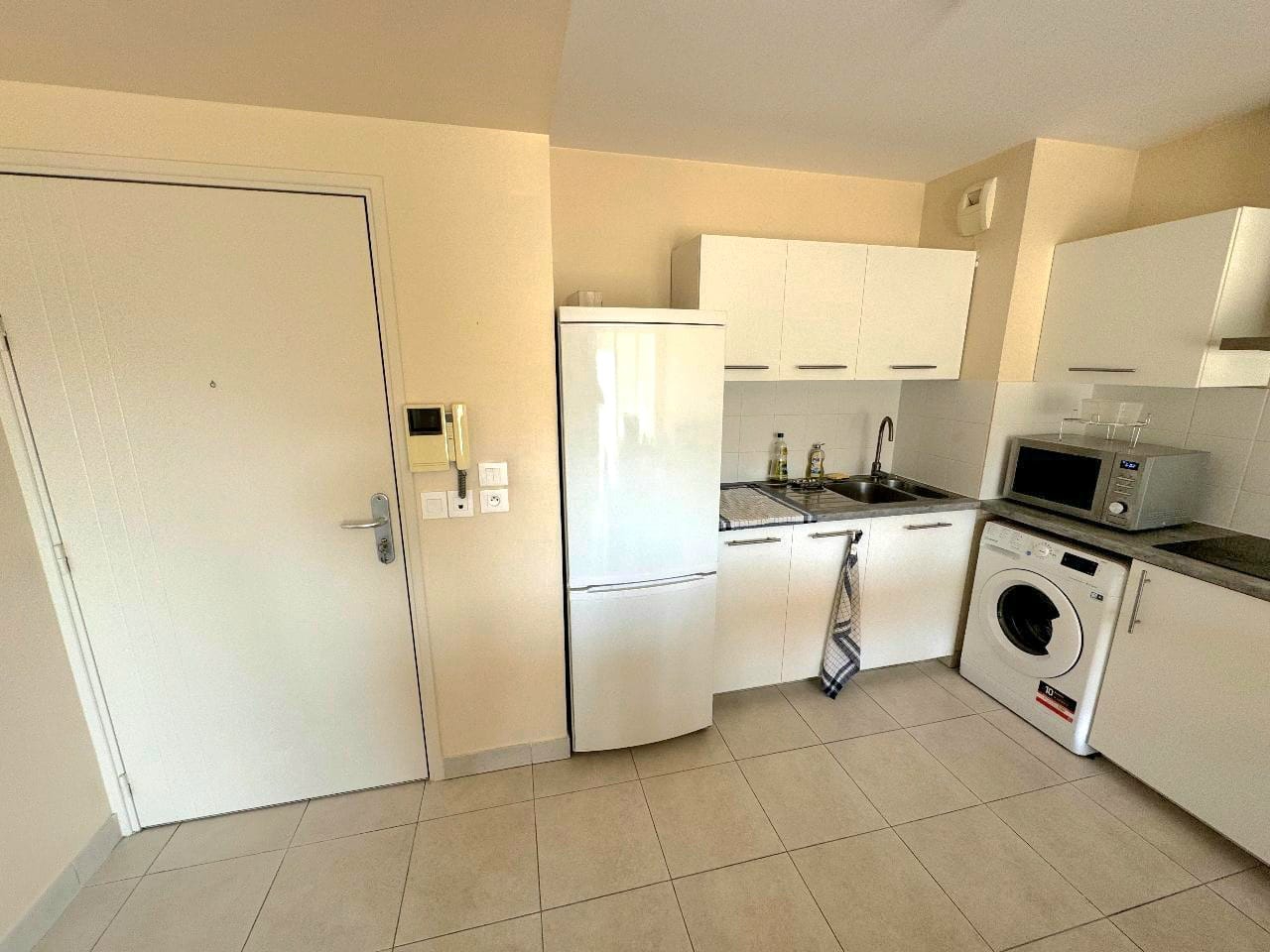 A vendre appartement T2 dans une résidente dans le centre ville d'Ensuès -La-Redonne avec place de parking