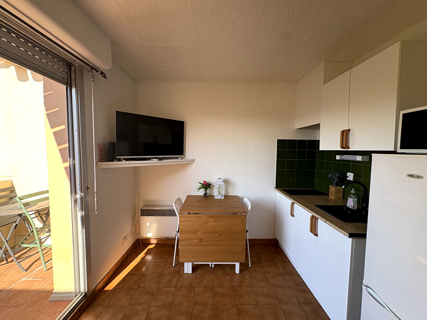 Appartement meublé à louer Sausset-les-Pins, 23m2, vue mer, place de stationnement
