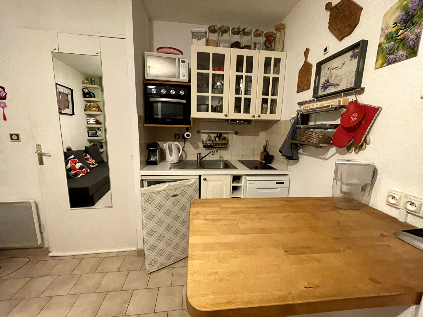 Photo A louer Appartement  meublé de  20m2, veranda climatisé, jardinet, 2 places de stationnement, en rez-de-chaussée image 3/6