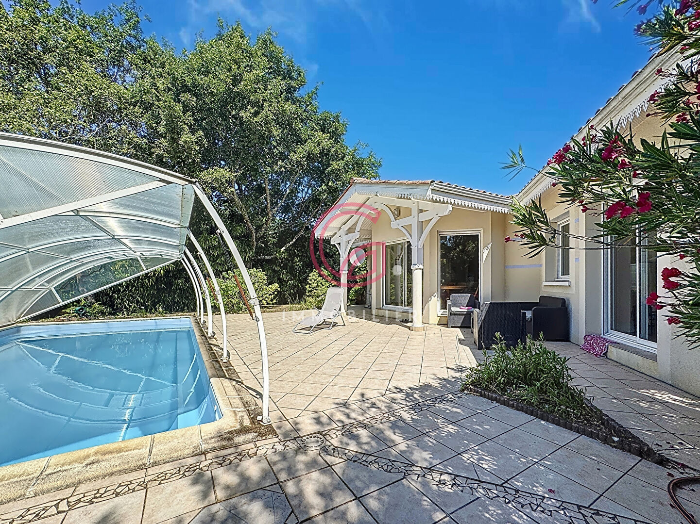 (RARE) - BELLE PROPRIETE HYPERCENTRE EN FOND D'IMPASSE