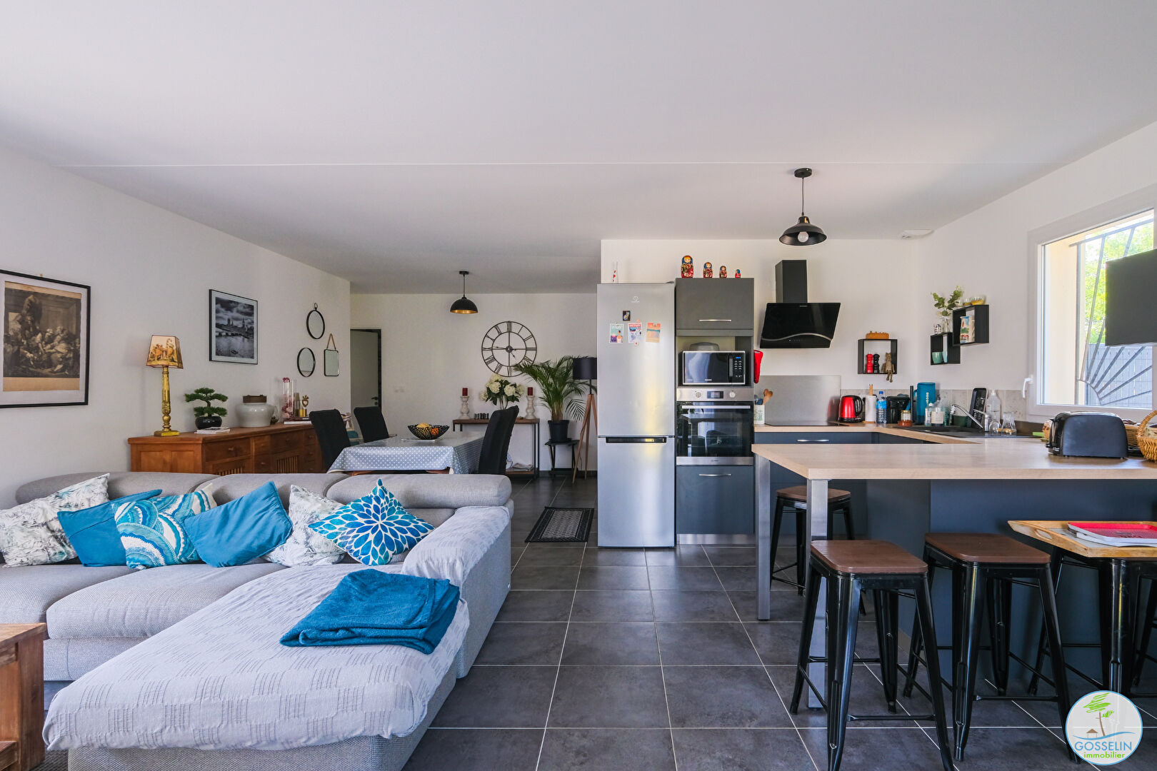 Photo COMPTEMPORAINE RT 2012 image 2/6