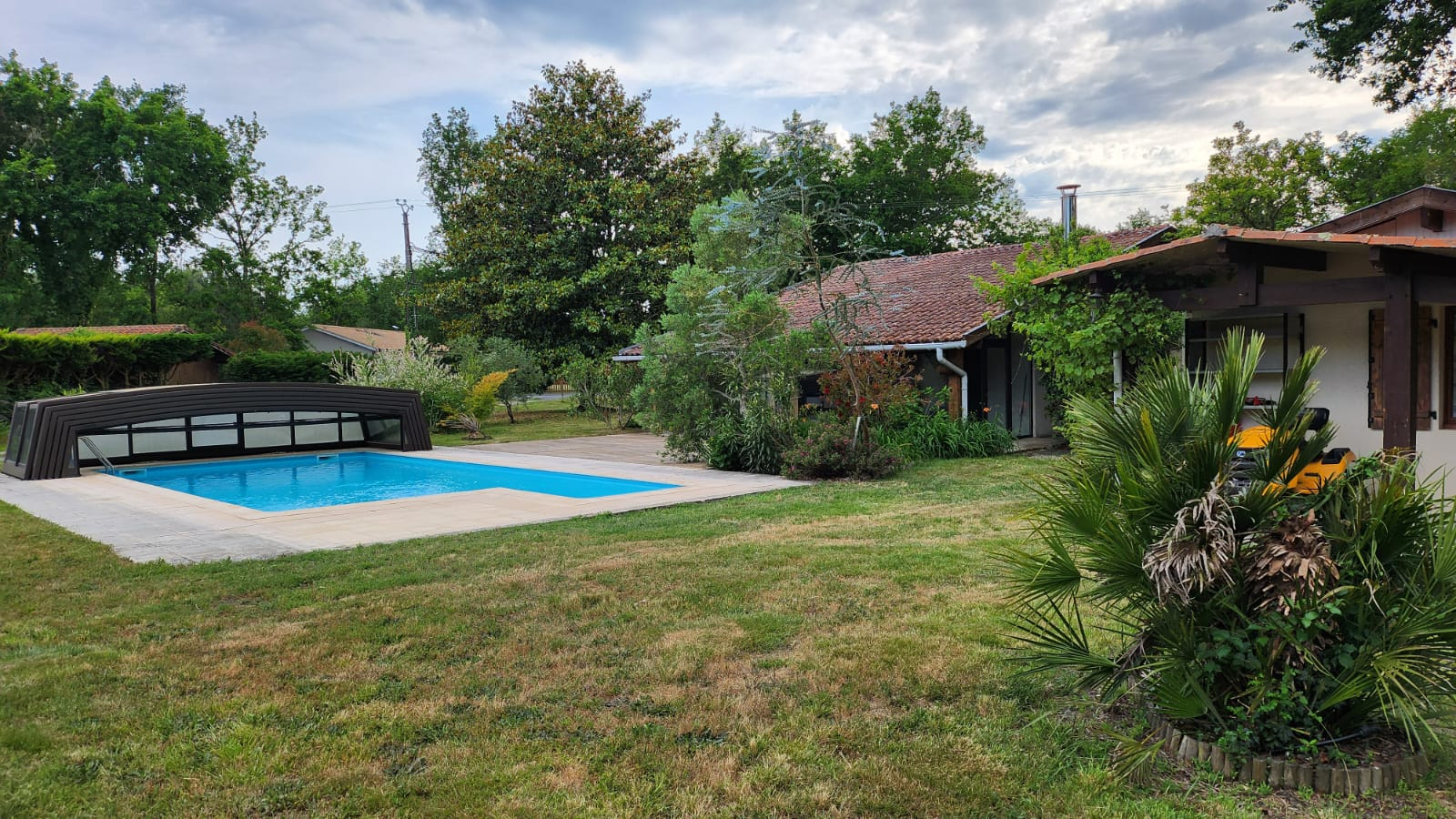 Photo Maison récemment rénovée dans un quartier de PARENTIS EN BORN image 1/6