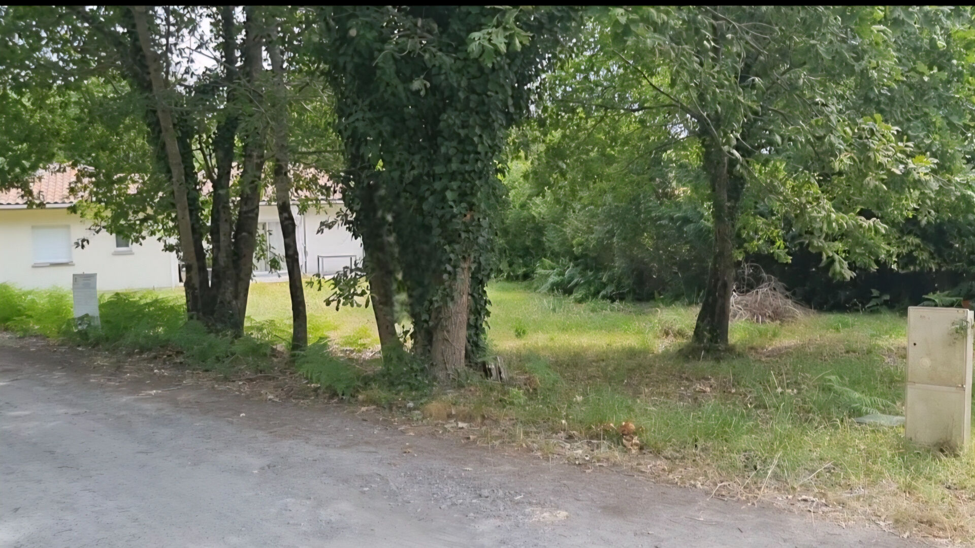 Photo Rare: Terrain proche centre-ville Sanguinet image 1/1