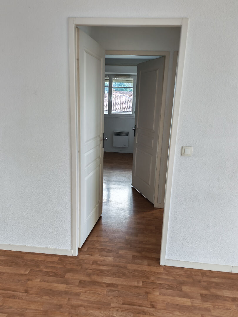 Photo Appartement  3 pièce(s) 61.48 m2 image 4/6