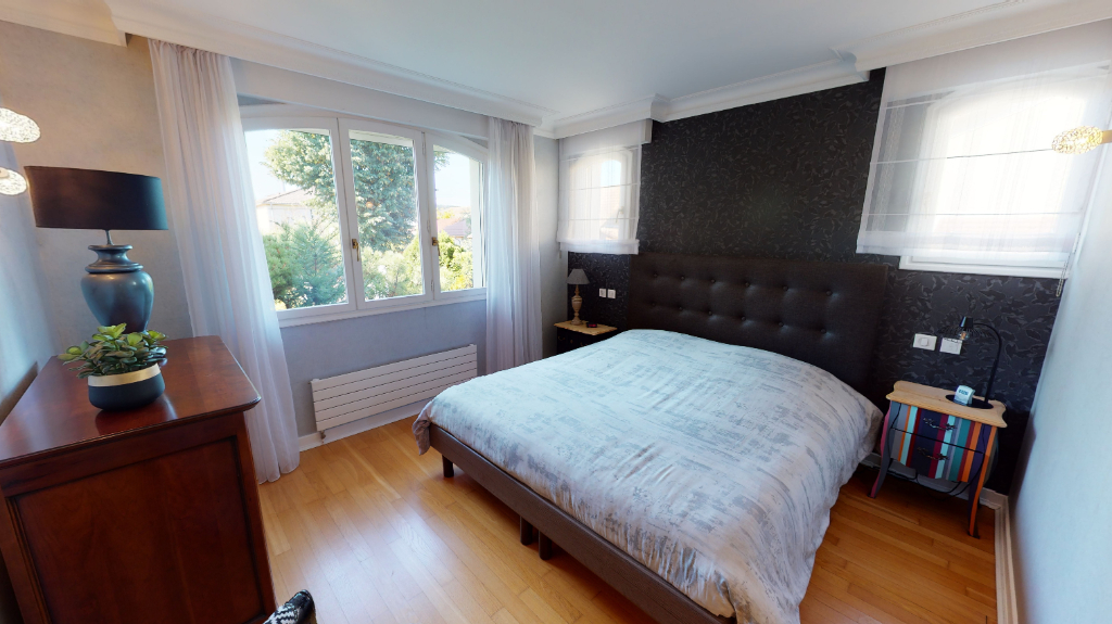 Photo Maison Oyonnax 8 pièce(s) 250 m2 image 4/6