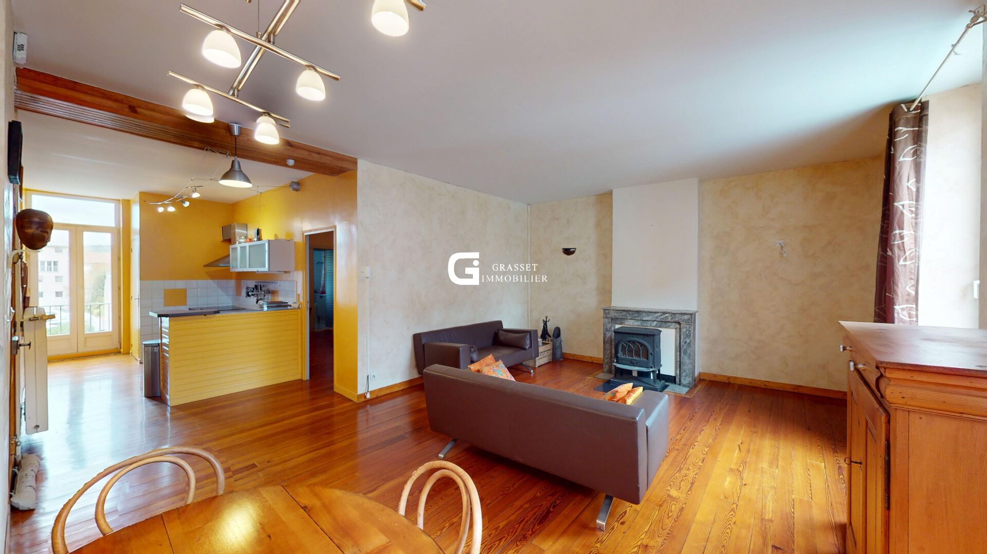 Photo Appartement T5 (130 m²) en vente à OYONNAX image 2/6