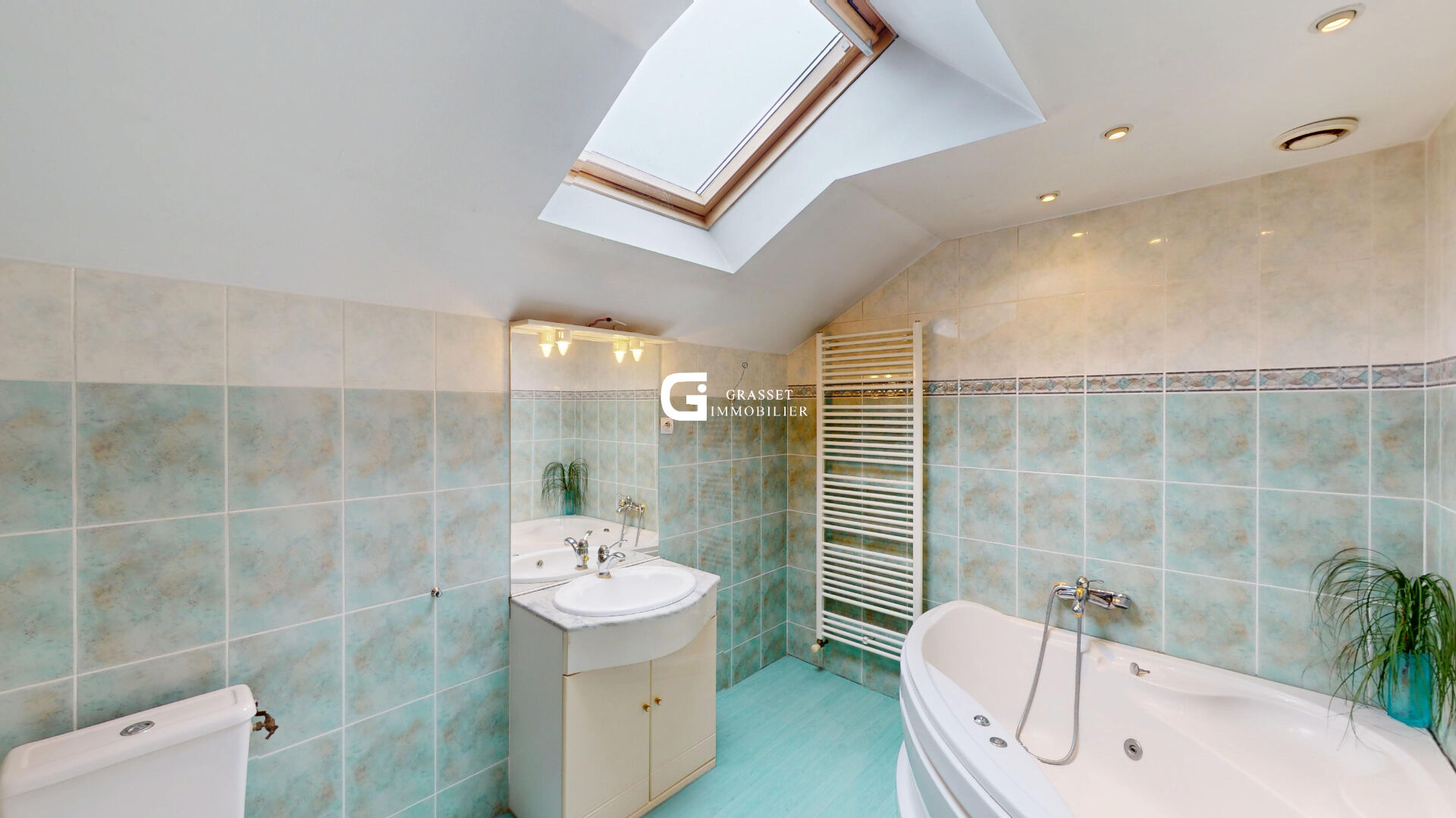 Photo Appartement T5 (130 m²) en vente à OYONNAX image 6/6