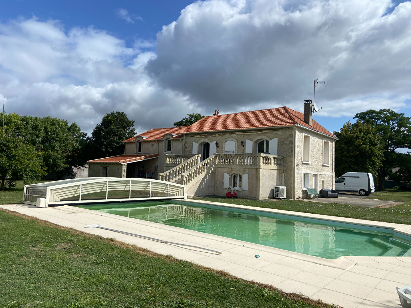 Belle propriété de 180 m2 sur 3700 m²