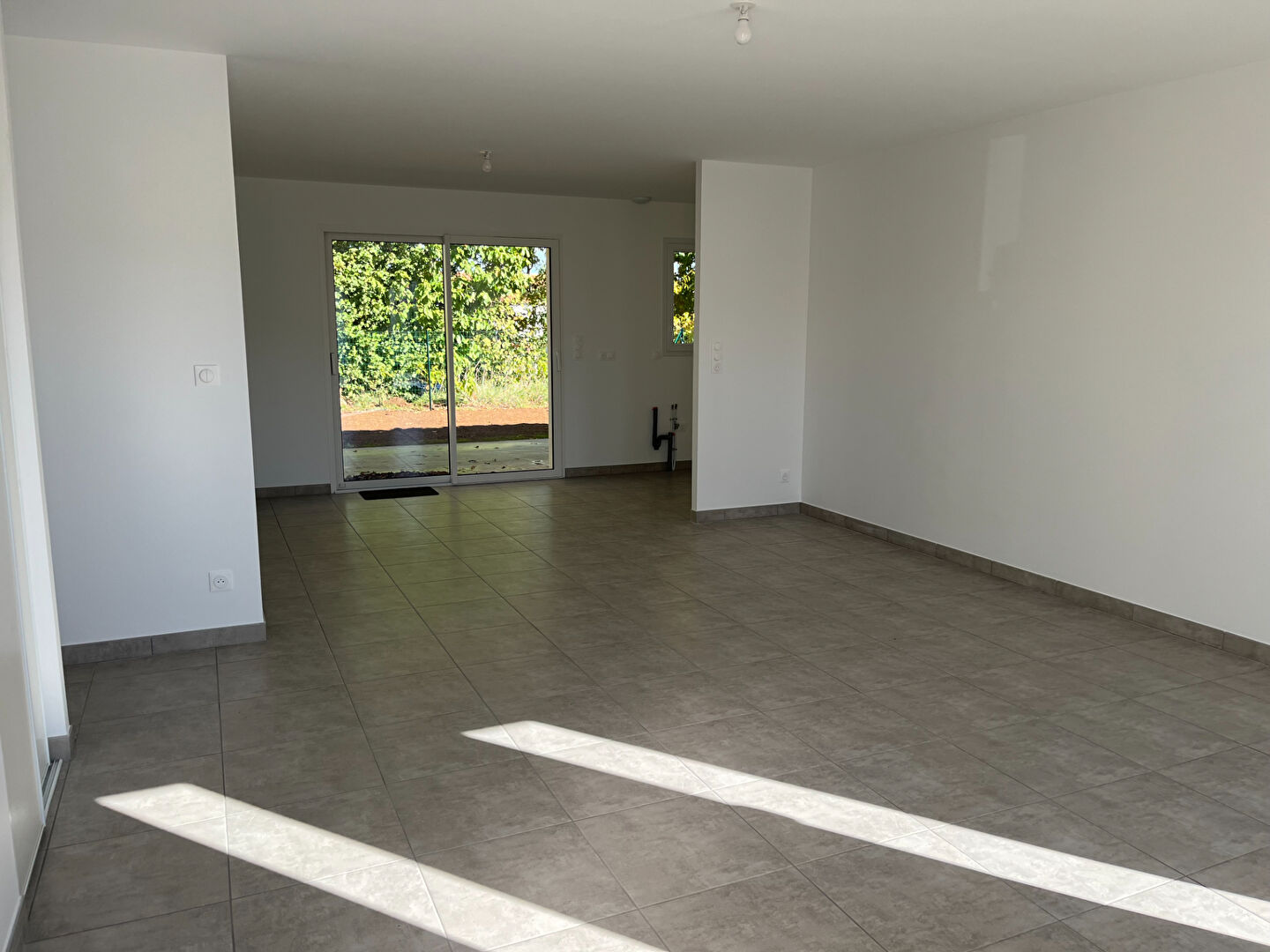 Photo Maison récente La Crèche 4 pièce(s) 85 m2 image 2/6