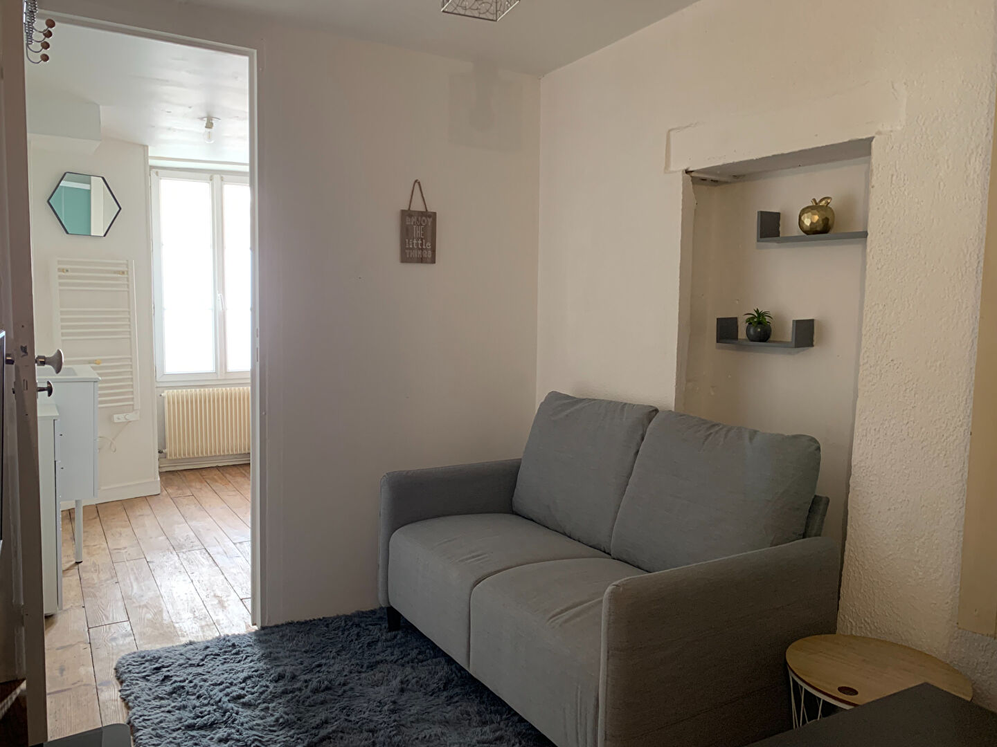 Maison-Appartement  Niort 2 pièce(s) 32 m2 (PRET DE MEUBLES A TITRE GRATUIT)