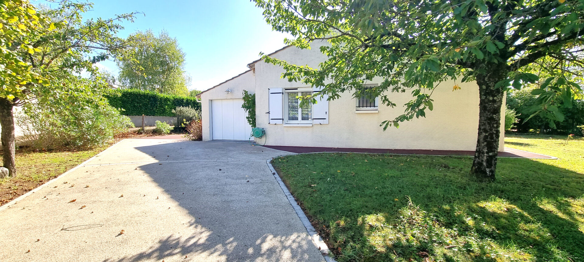 Photo Maison Aiifres . 5 pièces.105 m2 image 2/6