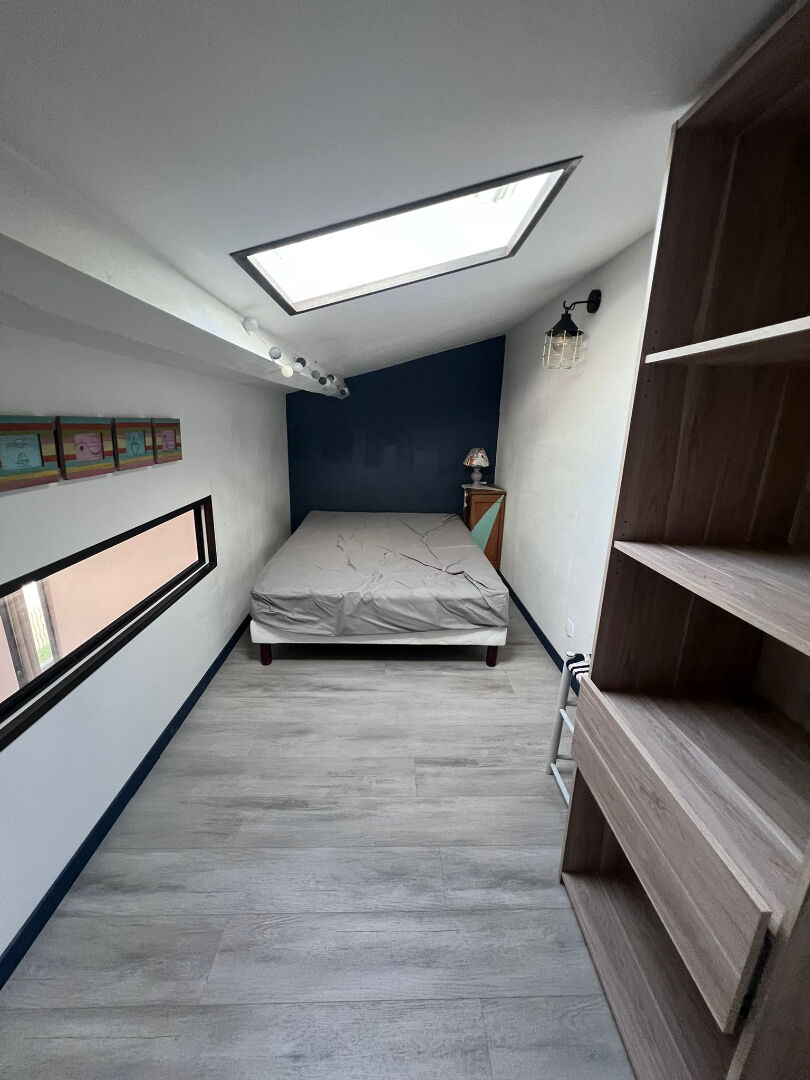 Photo MAISON  T1 BIS  MEUBLEE  A NIORT (SEVREAU) image 6/6