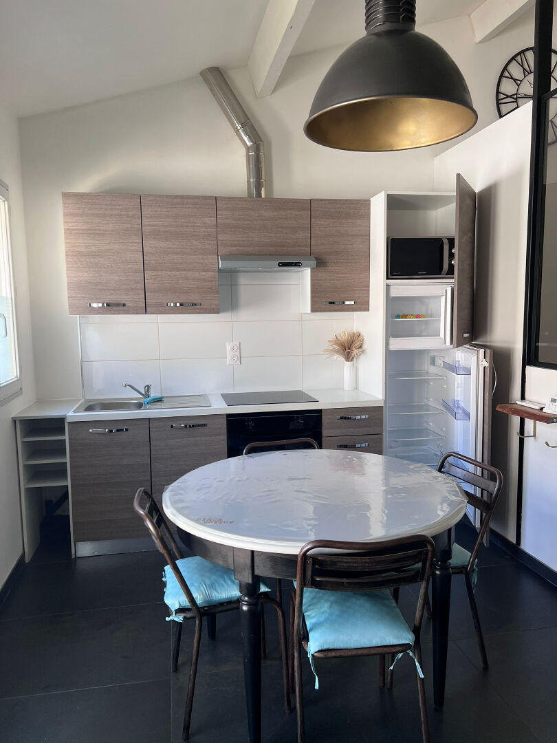 Photo MAISON  T1 BIS  MEUBLEE  A NIORT (SEVREAU) image 1/6