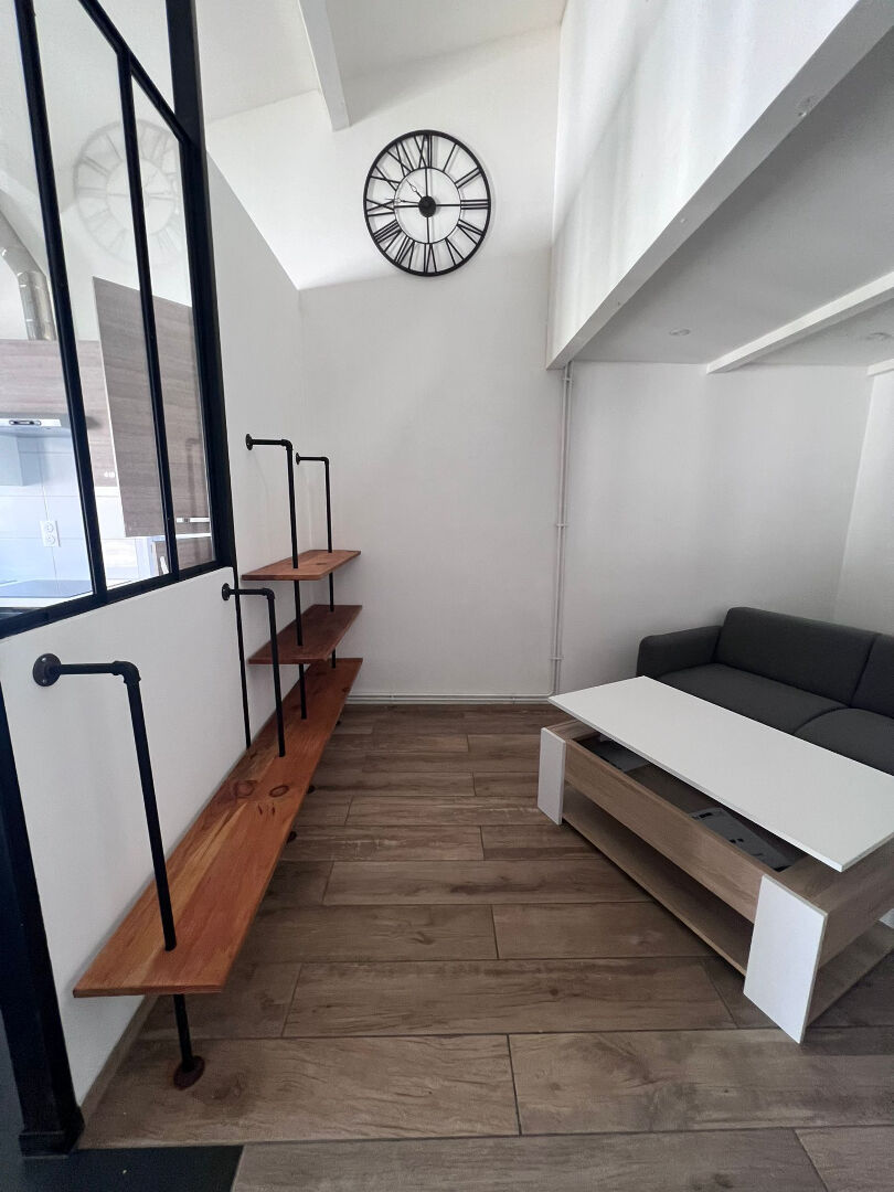 Photo MAISON  T1 BIS  MEUBLEE  A NIORT (SEVREAU) image 4/6