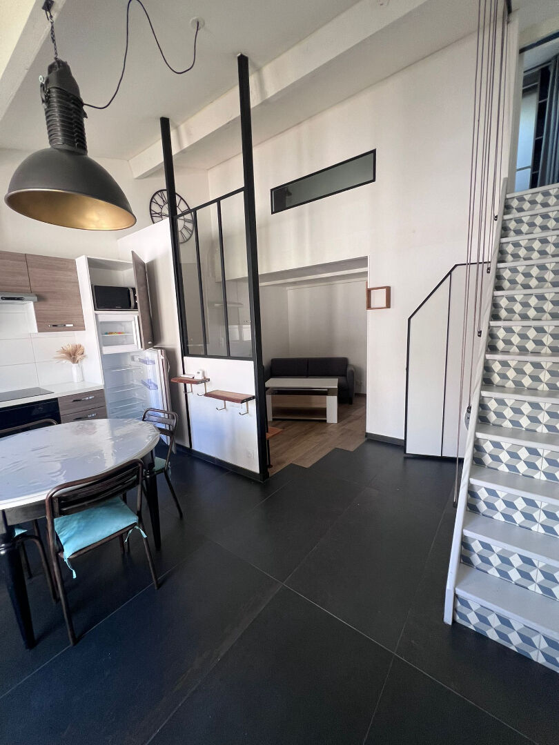 Photo MAISON  T1 BIS  MEUBLEE  A NIORT (SEVREAU) image 6/6