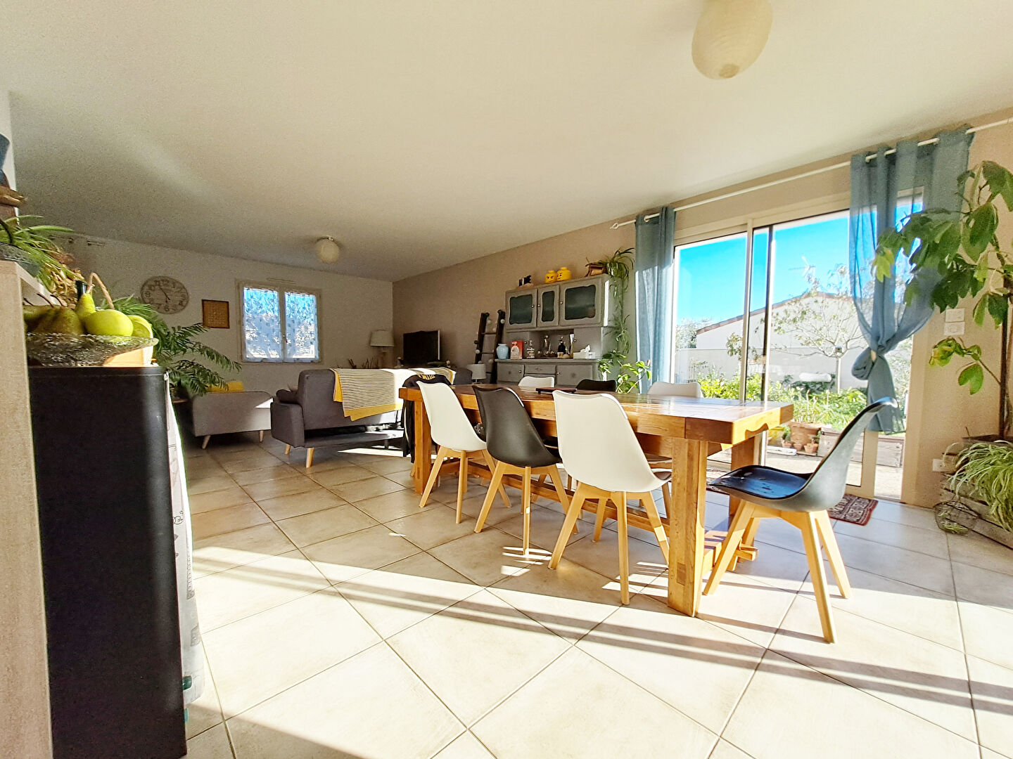 Photo Saint-Symphorien. Maison  de 6 pièces de 148 m2. image 2/6