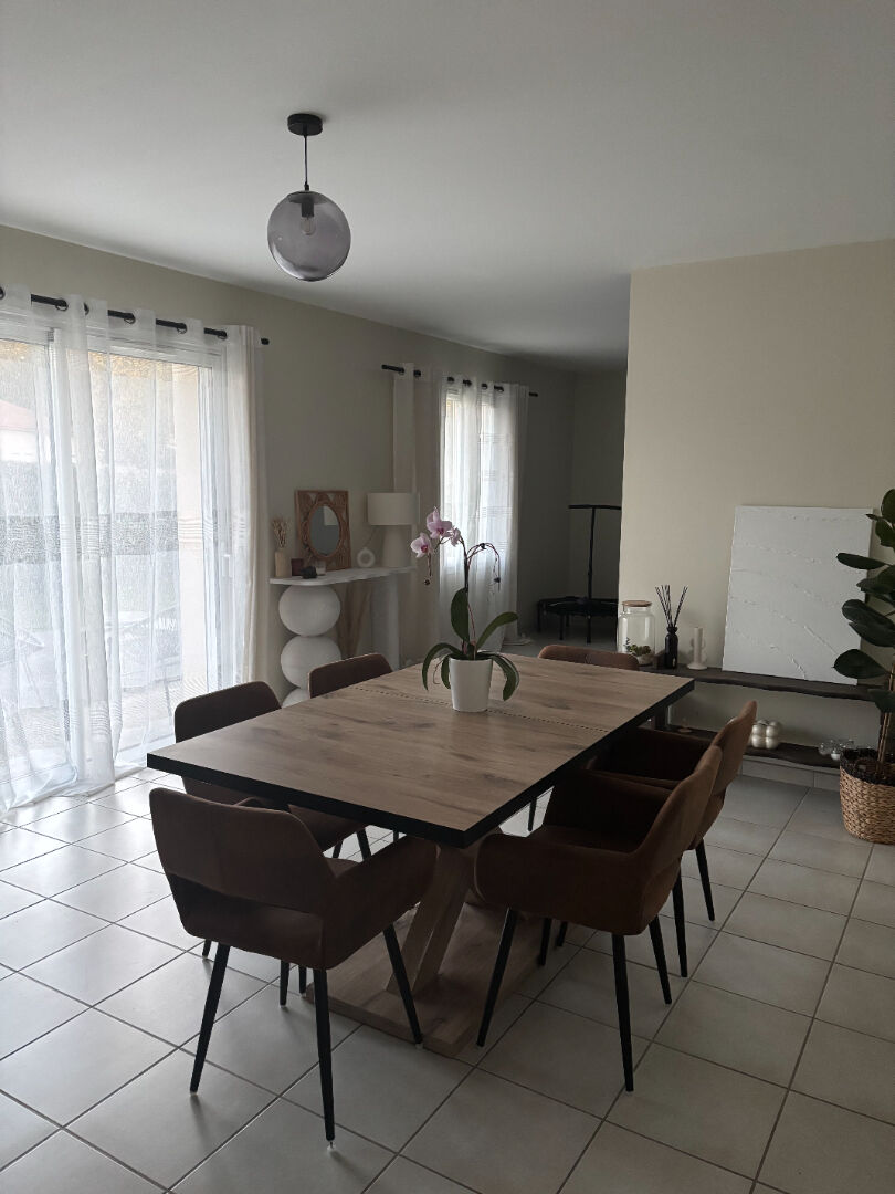 MOUGON  PAVILLON DE PLAIN PIED 3 CHAMBRES 101 m2