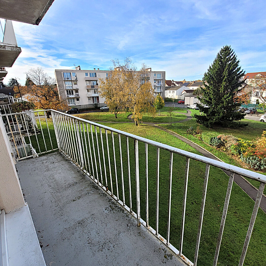 Photo Appartement Nozay 4 pièce(s) 74.31 m2 image 1/6