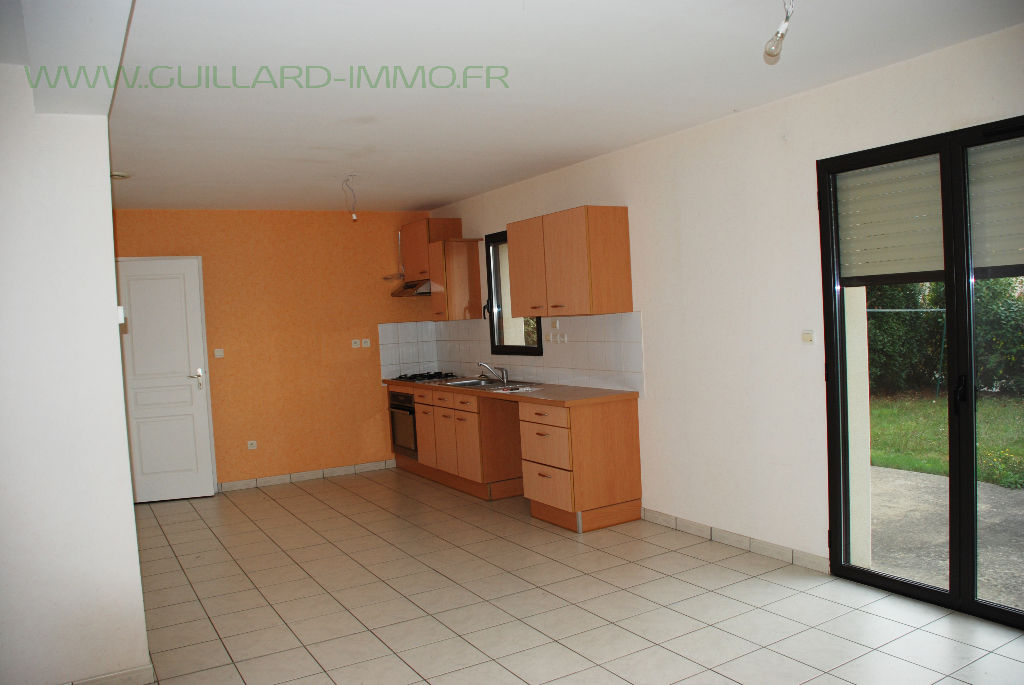 Photo Maison  NOUVOITOU  - récente 2003 - 4 chambres -114 m2 image 4/6