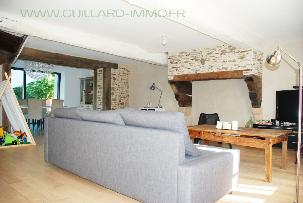 Photo Maison  rénovée - Châteaugiron - Prestations de qualité - 170 m2 image 2/6