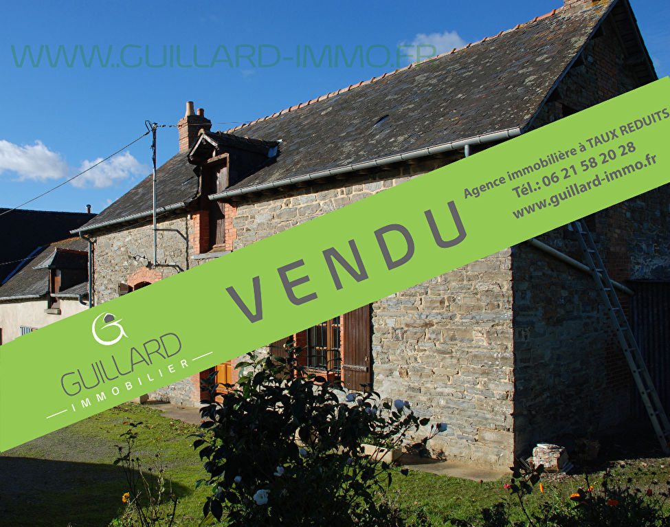 Longère à rénover - 9 000 m² terrain - Corps Nuds