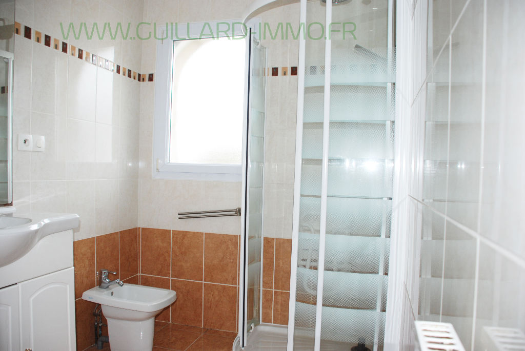 Photo Maison centre bourg Janzé non mitoyenne - 4 chambres - terrain 470 m² image 3/4