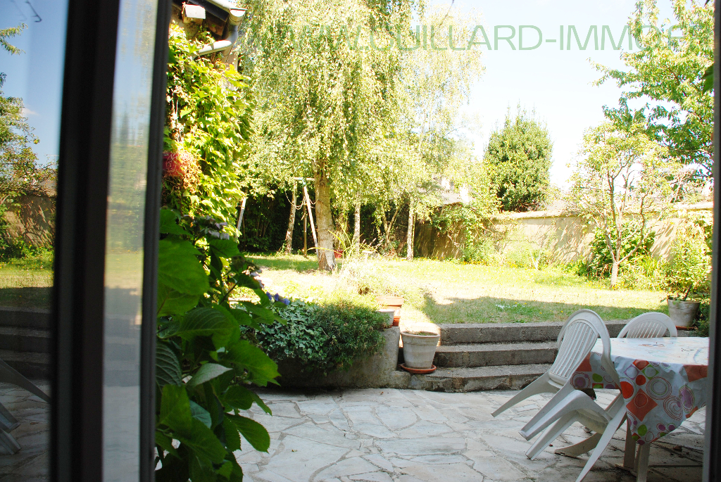 Photo Maison hyper centre Janze -170 m2-garage-jardin image 2/4