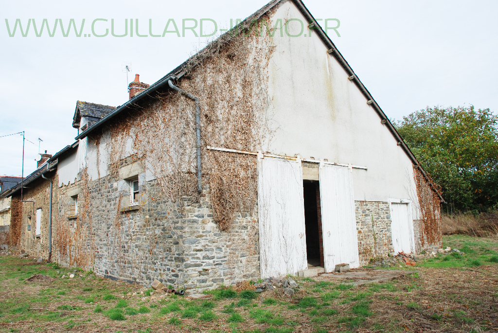 Photo Longère à rénover avec hangar- terrain de 2 300 m² à 3 mn de Châteaugiron image 2/2