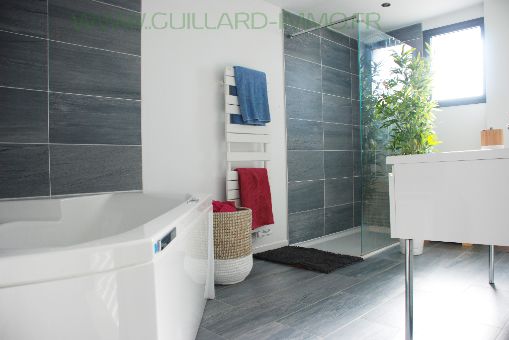 Photo Maison  contemporaine de 2014 - Domloup - 5 chambres - 167m² image 4/5