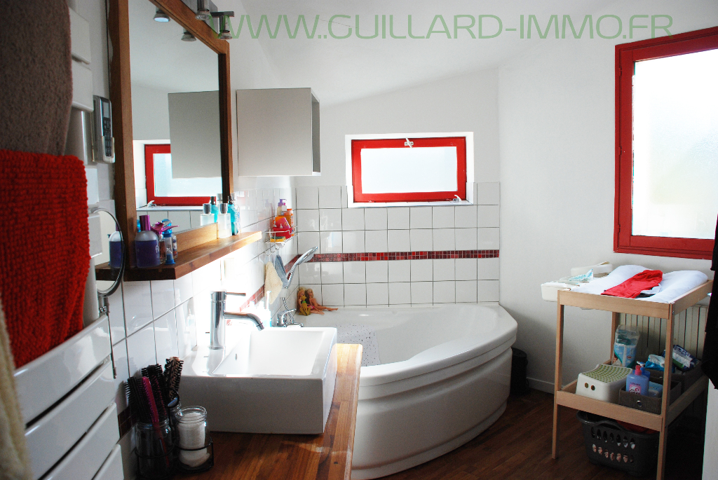 Photo Maison de Bourg Janzé - 5 pièces - Jardin & garage image 3/6