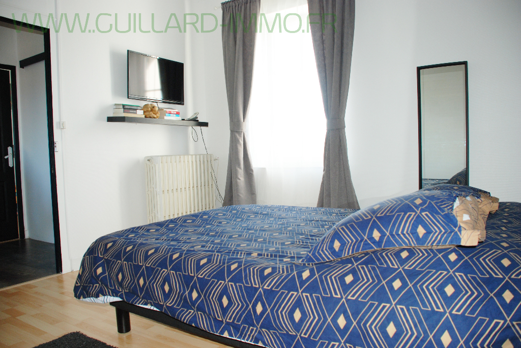 Photo Maison de Bourg Janzé - 5 pièces - Jardin & garage image 4/6