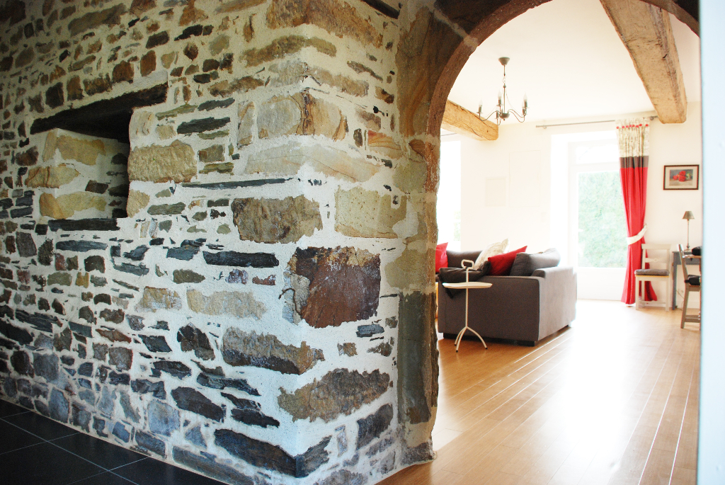 Photo Longère rénovée - Prestations de qualité 3 chambres & 1 bureau- Piré Sur Seiche image 4/6