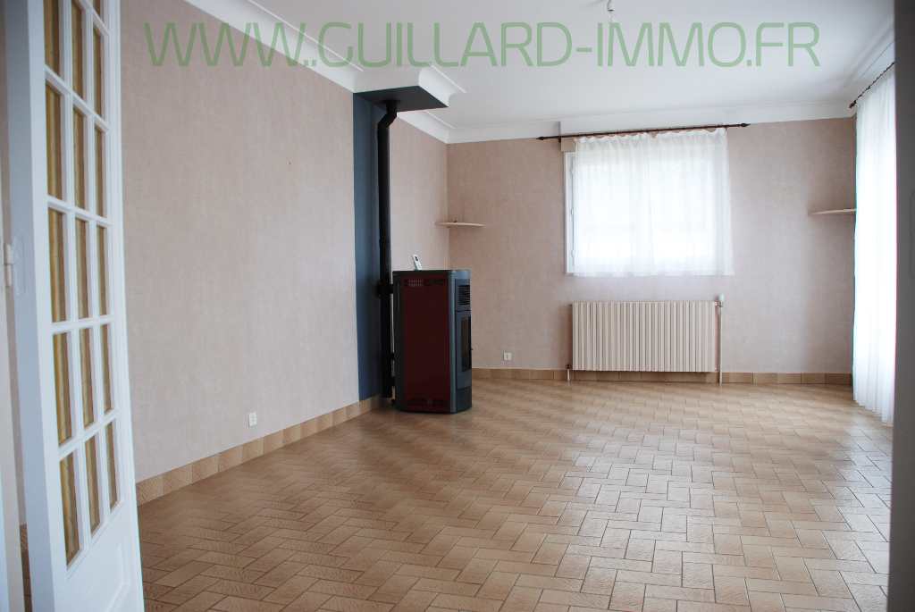 Photo Maison centre Piré sur Seiche - non mitoyenne - terrain 600 m² image 2/3