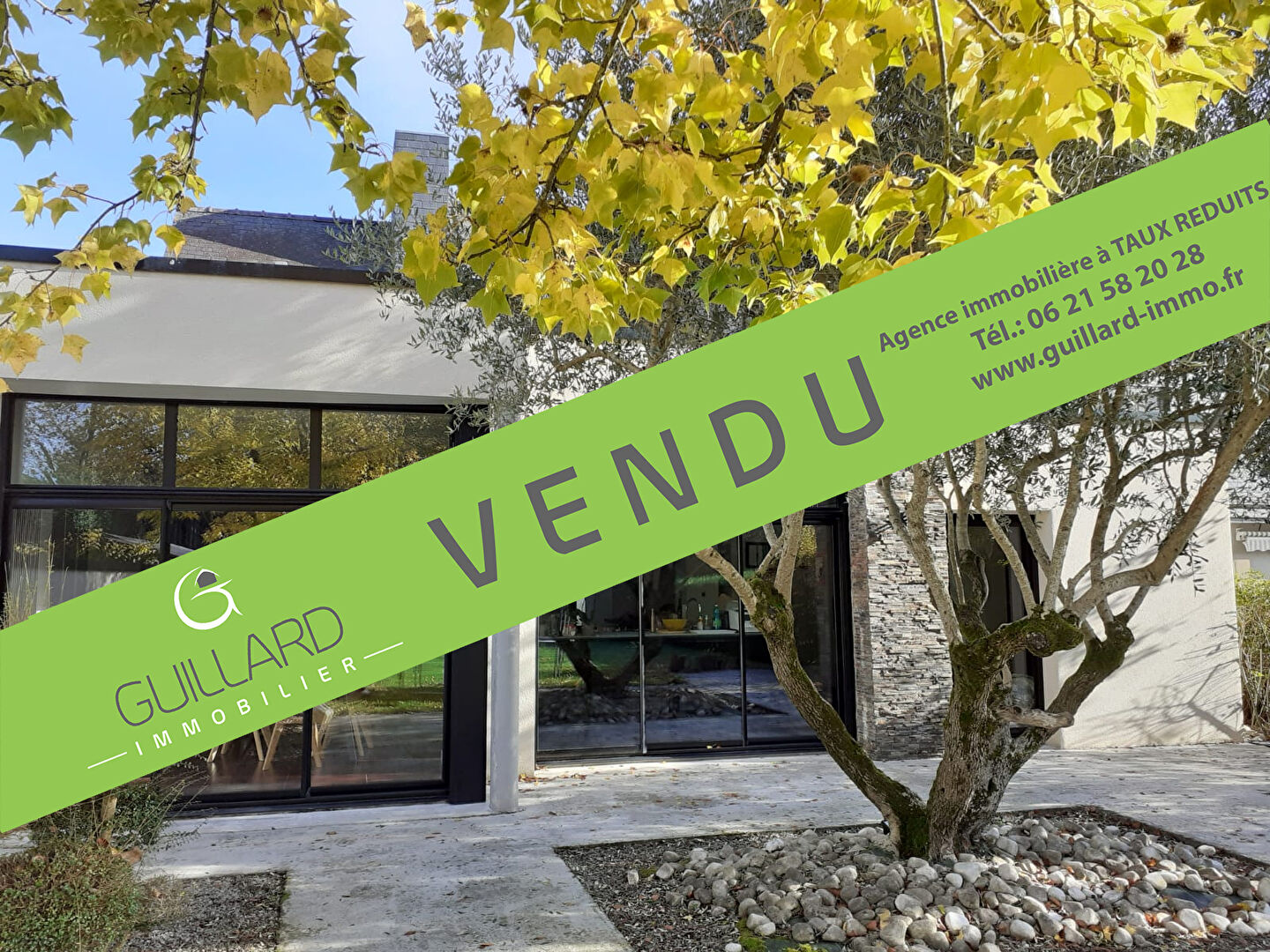 Photo Janzé -Maison non mitoyenne sans vis à vis - 4 chambres dont 1 RDC et un bureau - 721 m²  terrain image 1/6