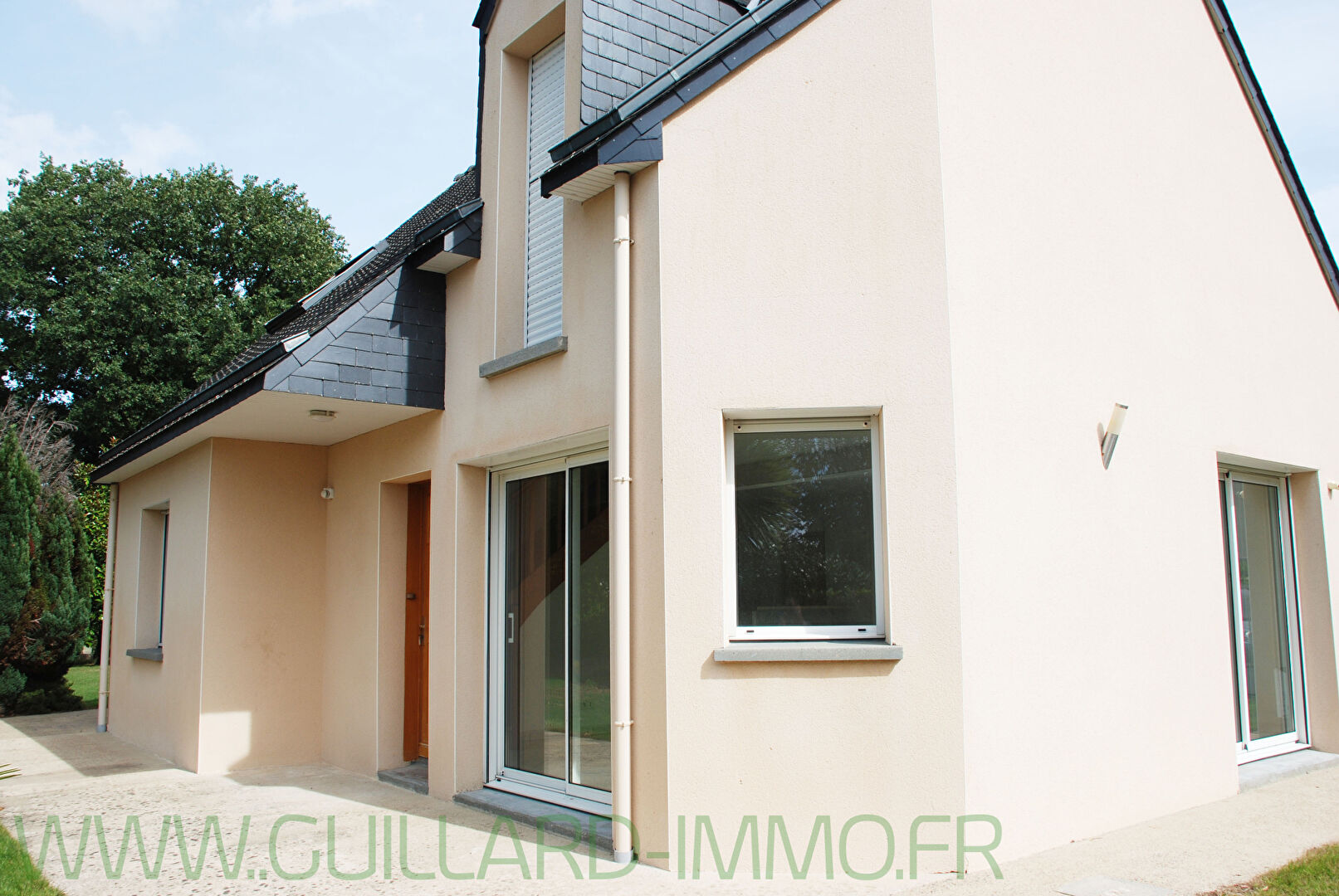 LA BOUEXIERE -Maison non mitoyenne - 3 chambres dont 1 au rdc - un bureau - terrain 560 m²-