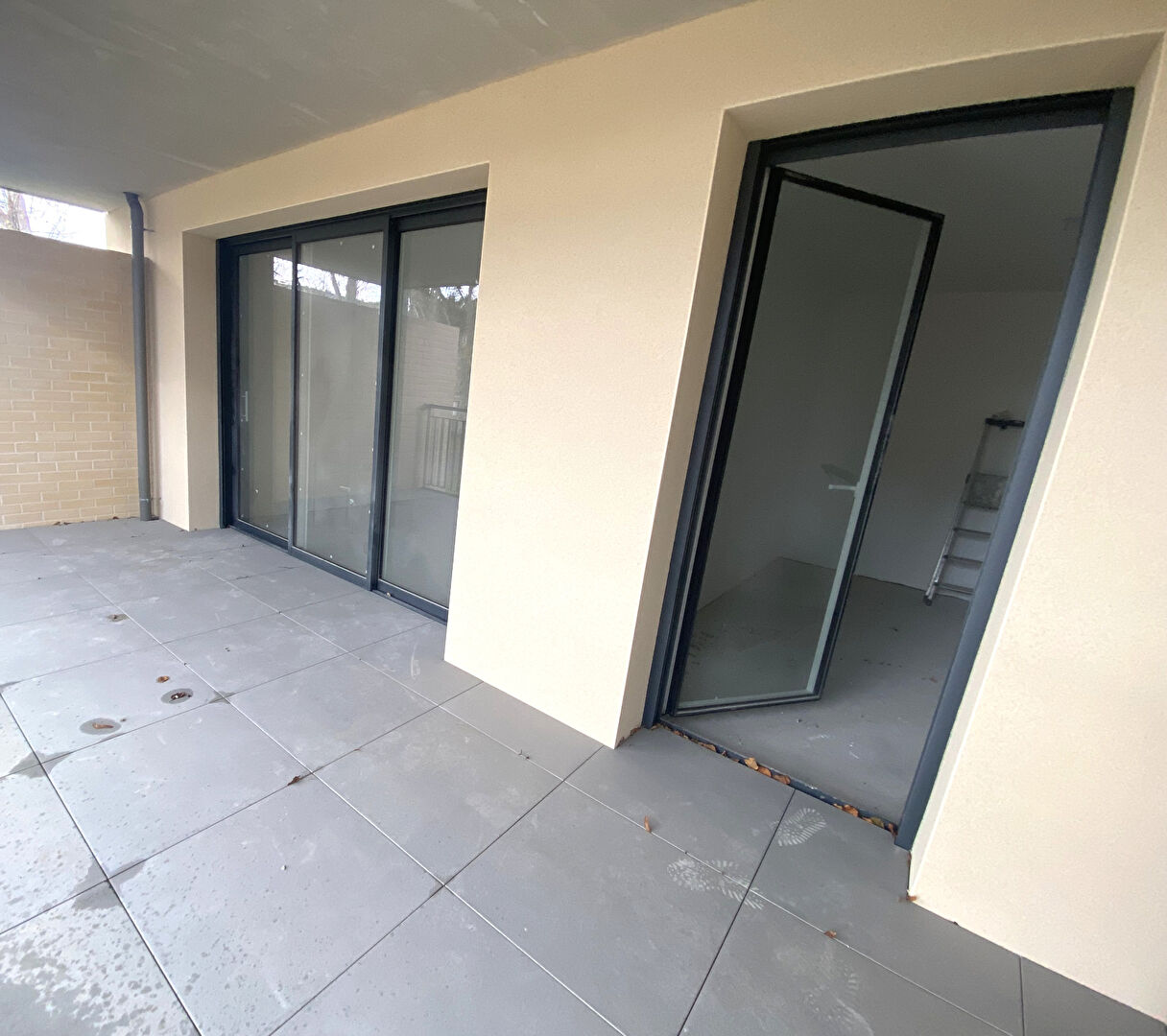 Grand appartement trois pièces