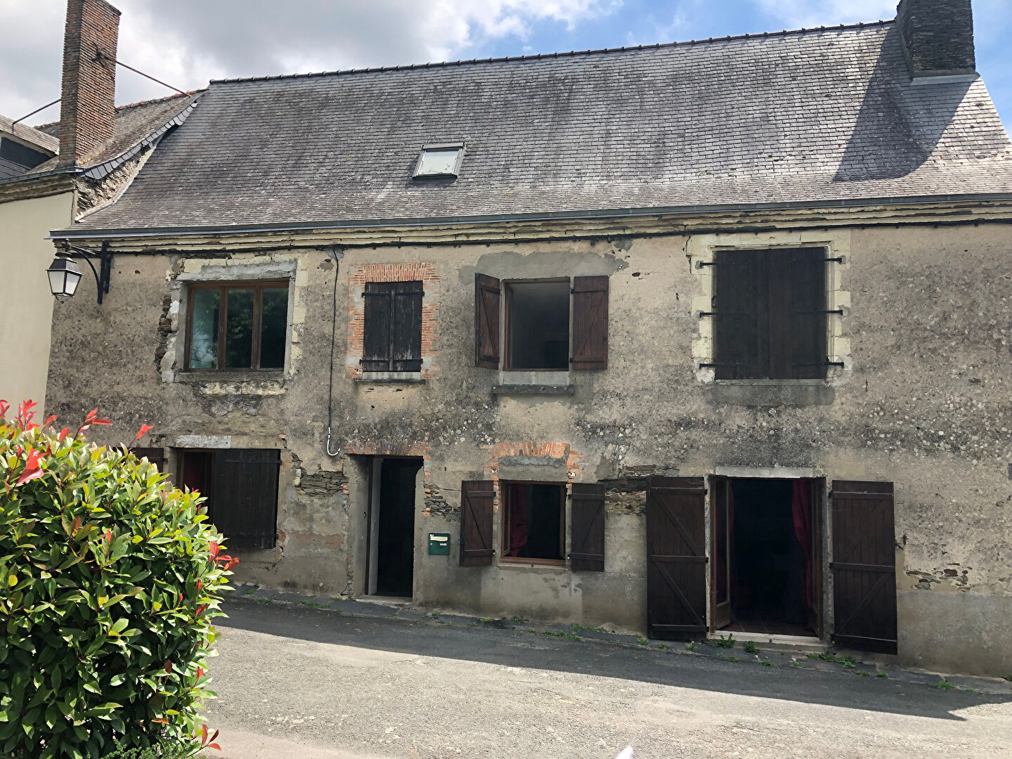 Photo Belle demeure traditionelle face étang - Possibilité de division. 30min d'Angers image 1/6
