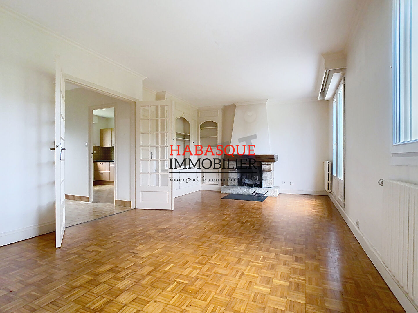 Maison à louer à Lampaul Guimiliau - 5 pièces, 4 chambres