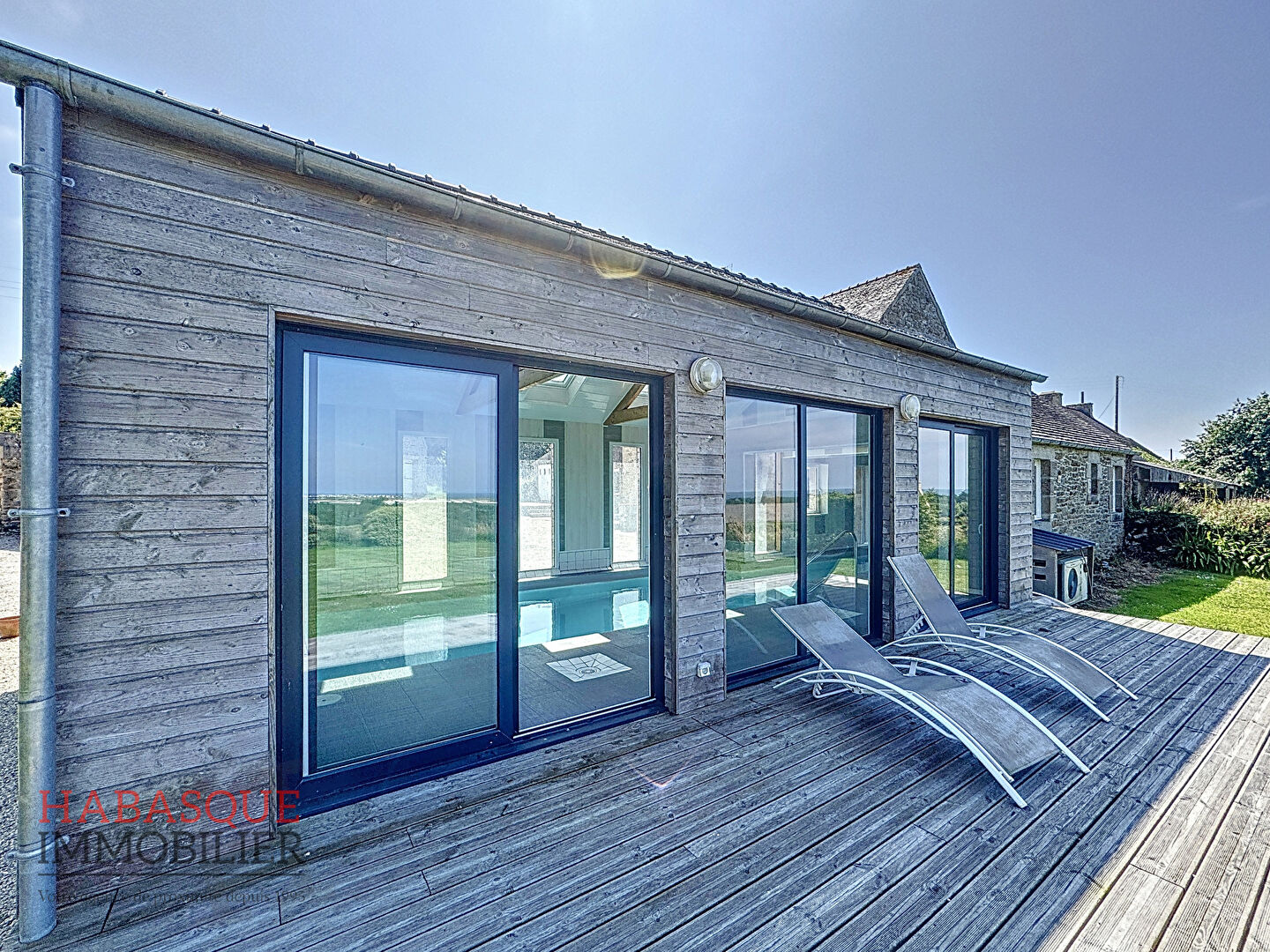Photo Maison à vendre à Plounévez-Lochrist - Vue mer et grand terrain ! image 2/6