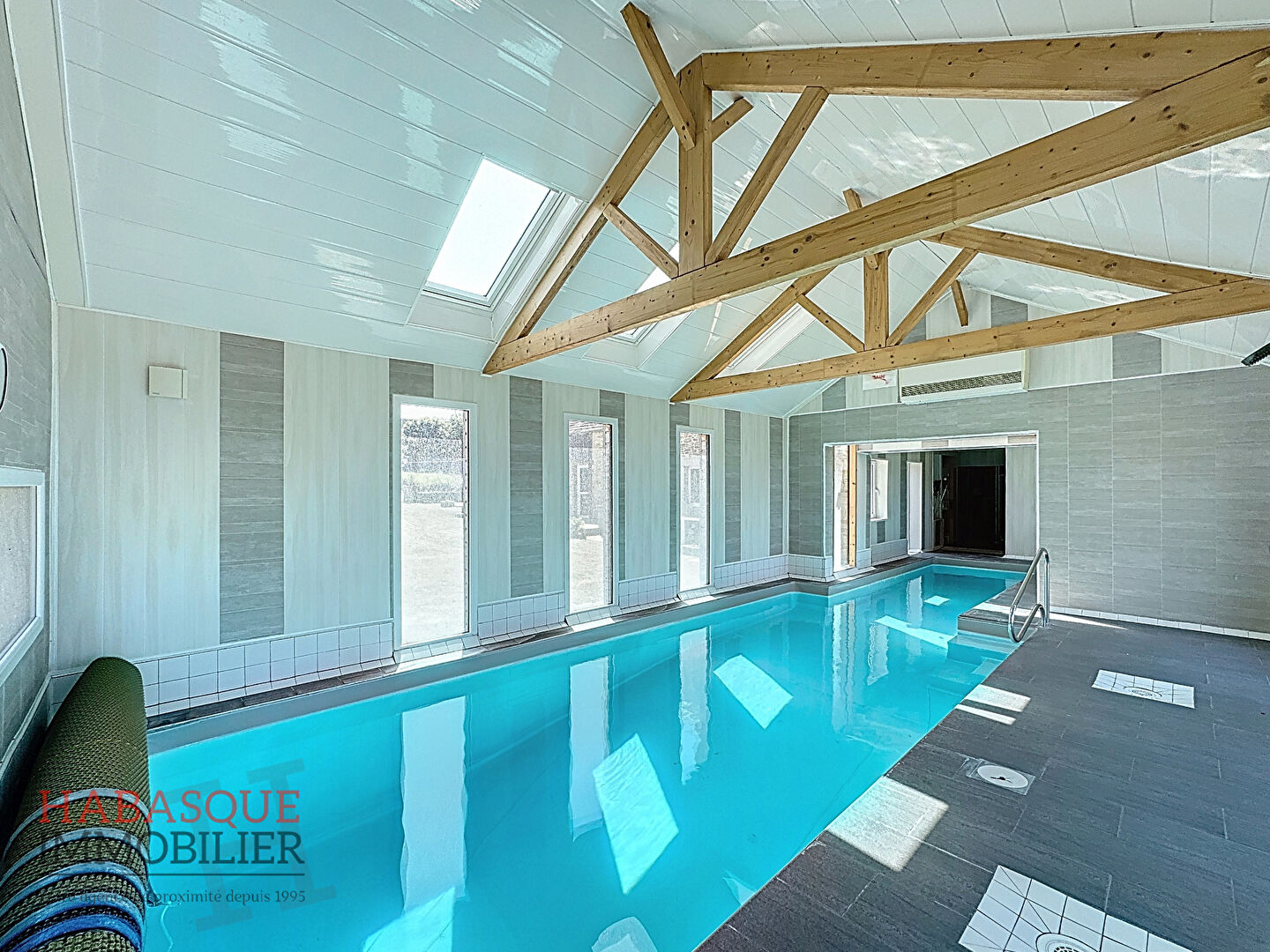 Photo Maison à vendre à Plounévez-Lochrist - Vue mer et grand terrain ! image 3/6