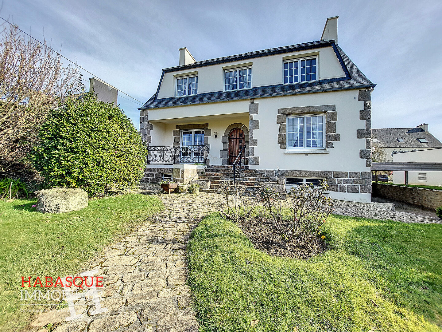 Photo Maison Plouédern 8 pièces 143 m2 image 1/6