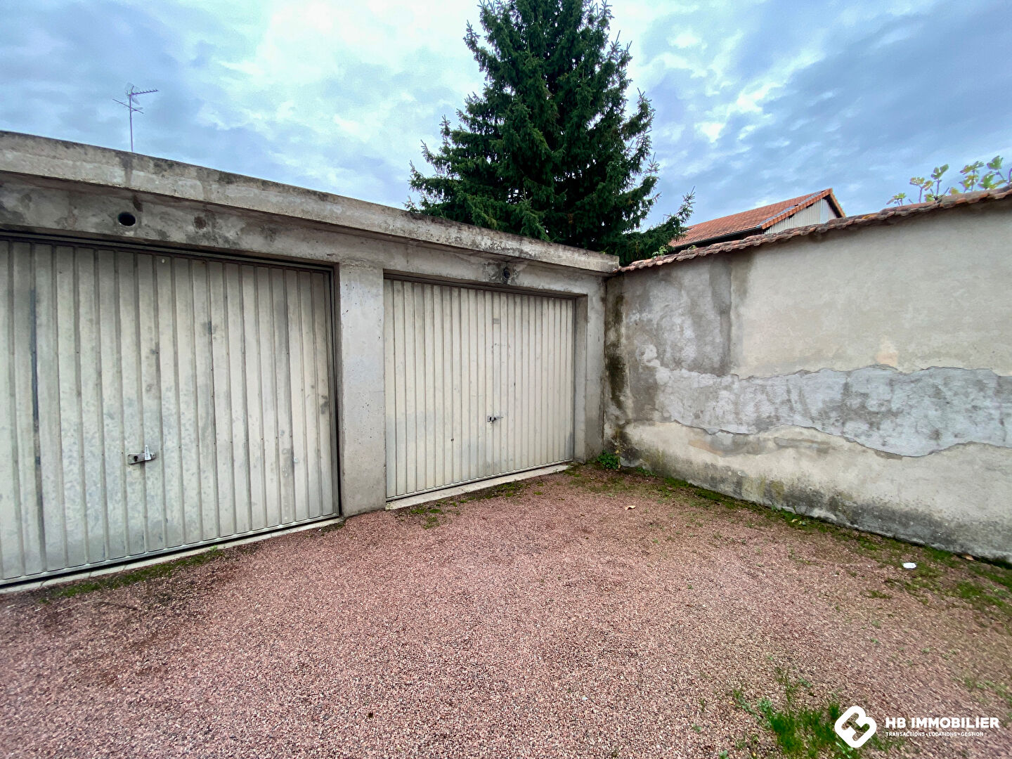 Photo Garage Roanne 14,52 m² image 2/3