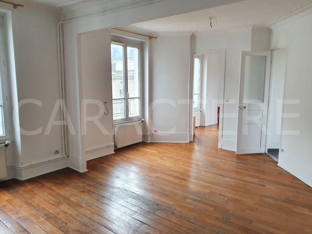 NEUILLY SUR SEINE | Caractère international