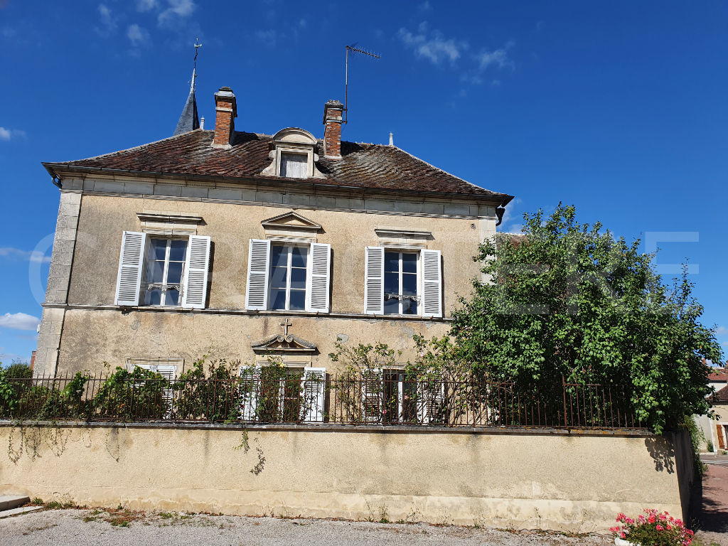 AUXERRE | Caractère international