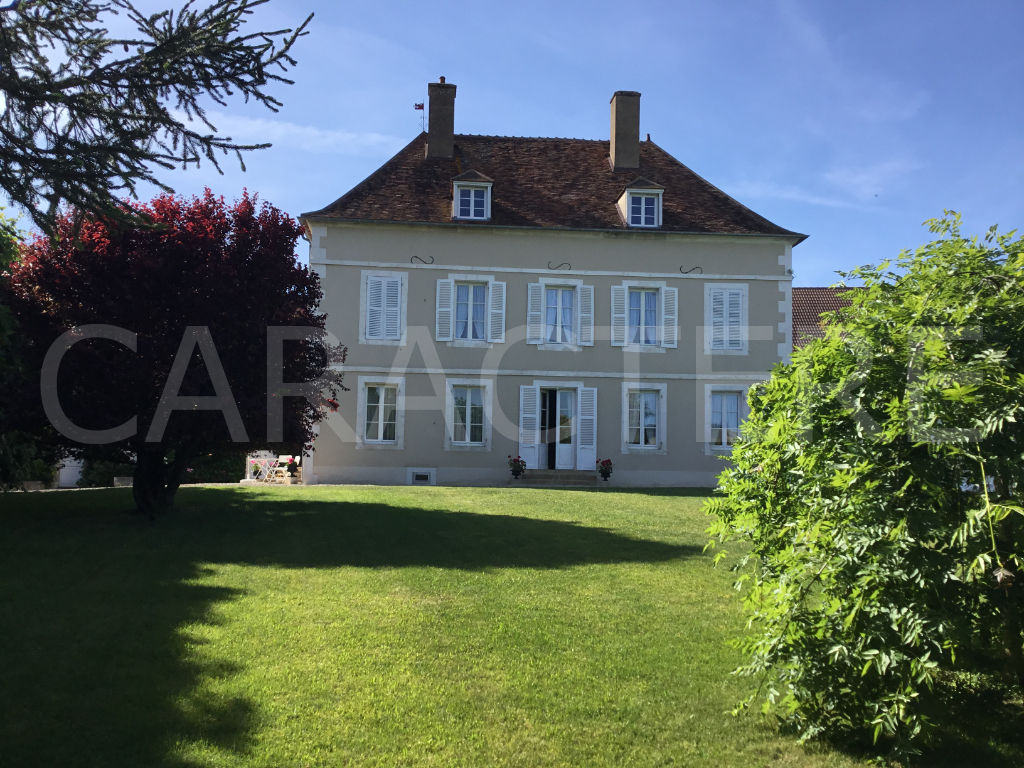 AUXERRE | Caractère international