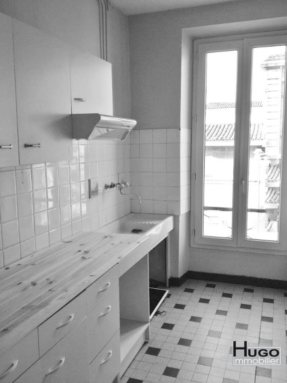 Photo DÉJÀ VENDU PAR HUGO IMMOBILIER & ASSOCIES !!! BORDEAUX CHARTRONS PROCHE PLACE PICARD - IMMEUBLE MIXTE 4 LOTS D'ENVIRON 270M² image 3/6