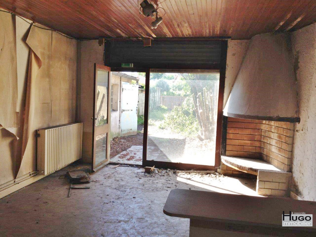 Photo DÉJÀ VENDU PAR HUGO IMMOBILIER & ASSOCIES !!!  BORDEAUX BASTIDE - AV THIERS / TRAM GALIN - MAISON 160M² AVEC JARDIN DE 160M² A RENOVER. image 3/6