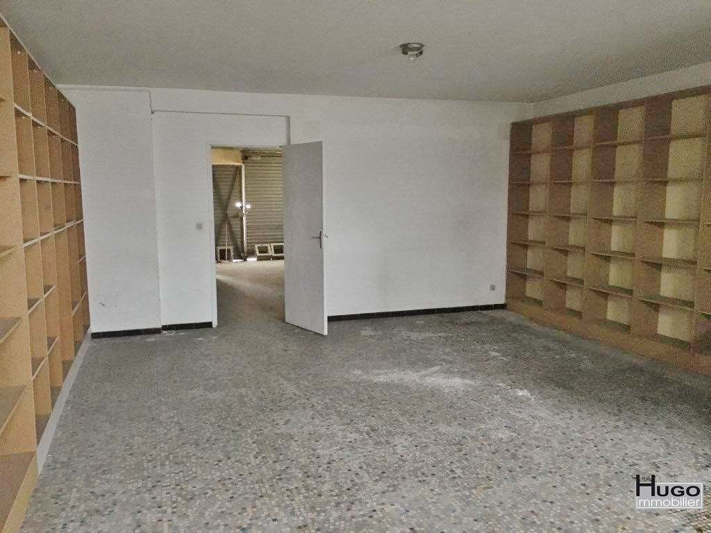 Photo DÉJÀ VENDU PAR HUGO IMMOBILIER & ASSOCIES !!! TALENCE- TRAM B ROUSTAING- IMMEUBLE DE BUREAUX 1 LOT- 165M² A RENOVER- IDEAL COLOCATION ETUDIANTS OU BUREAUX PARTAGES !!! image 5/6