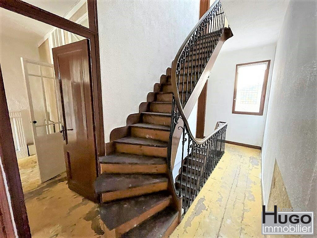 Photo DÉJÀ VENDU PAR L'AGENCE ! EXCLUSIVITÉ !!! BORDEAUX ORNANO - IMMEUBLE A RAFRAICHIR DE 195M² AVEC PATIO ET BALCON. image 5/6